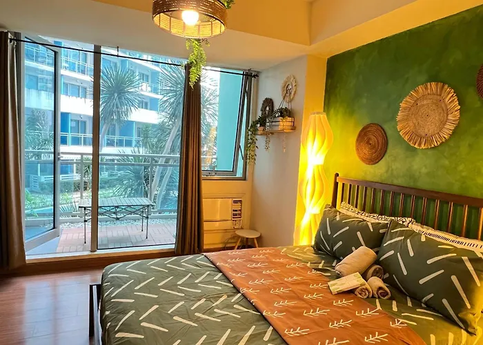 Azure 1 Bed Lagoon View Veranda Netflix Internet * Manila