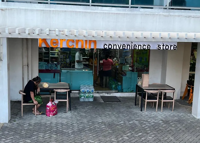 Apartment Azure 1 Bed Lagoon View Veranda Netflix Internet Manila