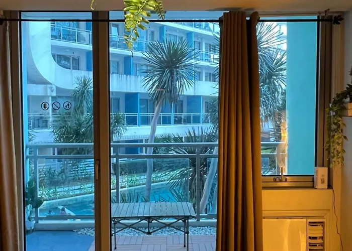 Azure 1 Bed Lagoon View Veranda Netflix Internet Apartment