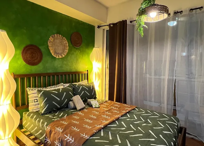 Apartment Azure 1 Bed Lagoon View Veranda Netflix Internet Manila