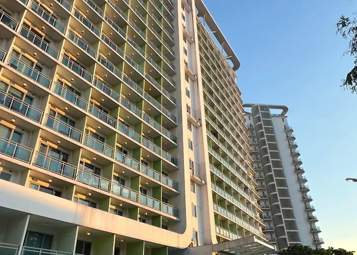 Azure 1 Bed Lagoon View Veranda Netflix Internet Apartment